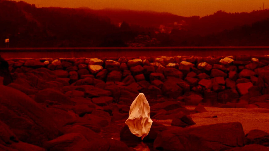 წითელი მთვარის ტალღა / Red Moon Tide