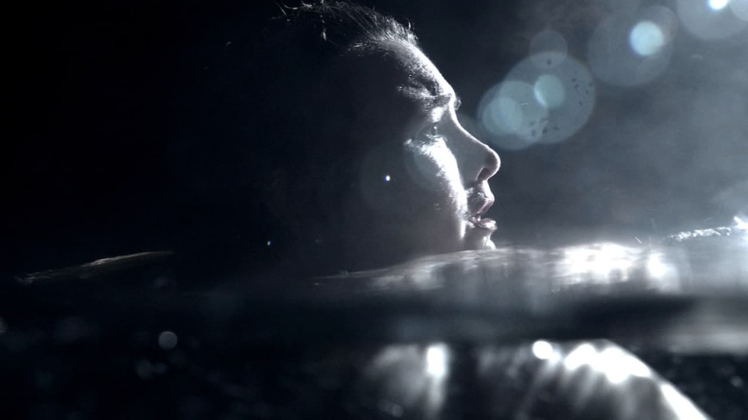 ზედაპირის ქვეშ / Beneath the Surface
