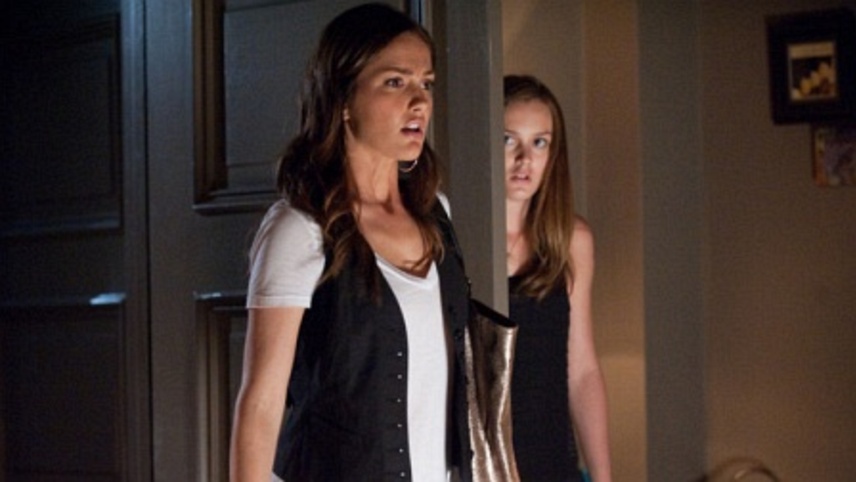 მეზობელი გოგონა / The Roommate
