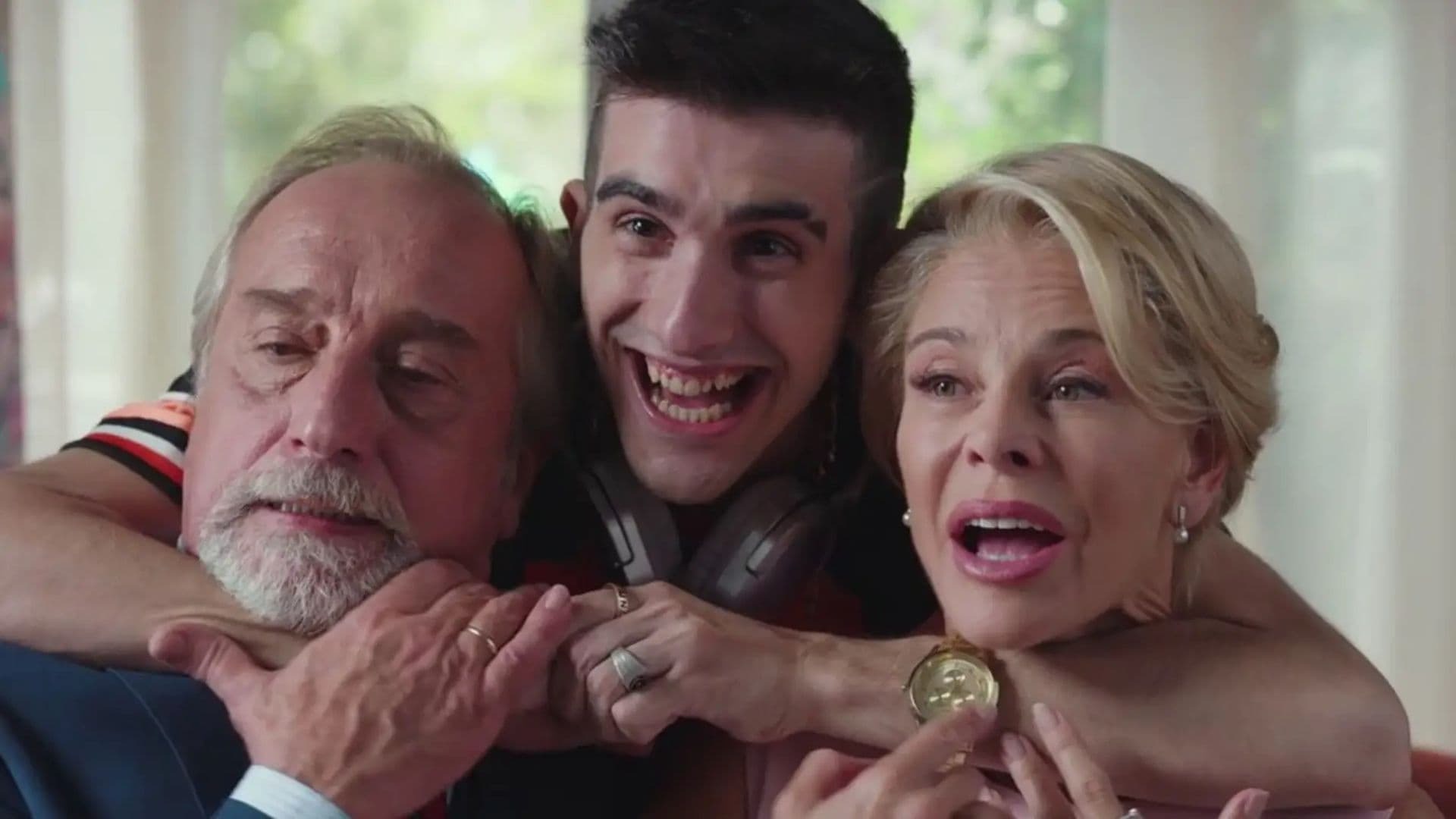 იდეალური ოჯახი / The Perfect Family