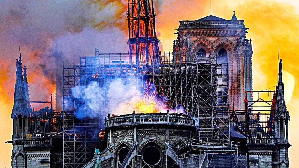 ნოტრ-დამი იწვის / Notre-Dame on Fire
