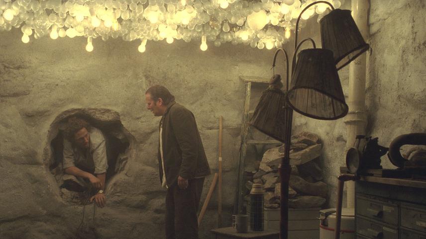 აბეზარი / The Bothersome Man