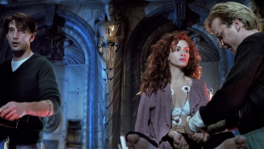 კომაში / Flatliners