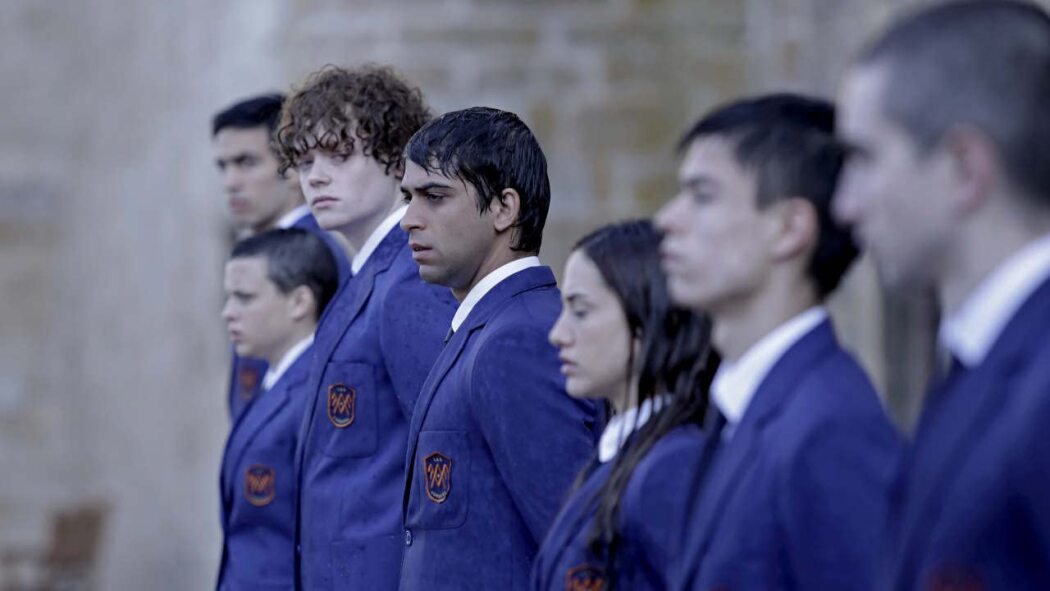 The Boarding School: Las Cumbres / Чёрная лагуна: Вершины