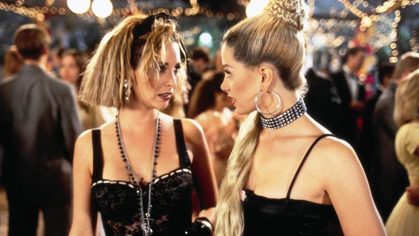 რომი და მიშელი ბანკეტზე მიდიან / Romy and Michele's High School Reunion
