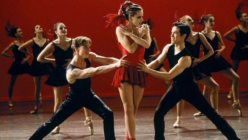 ავანსცენა: პოანტეებით / Center Stage: On Pointe