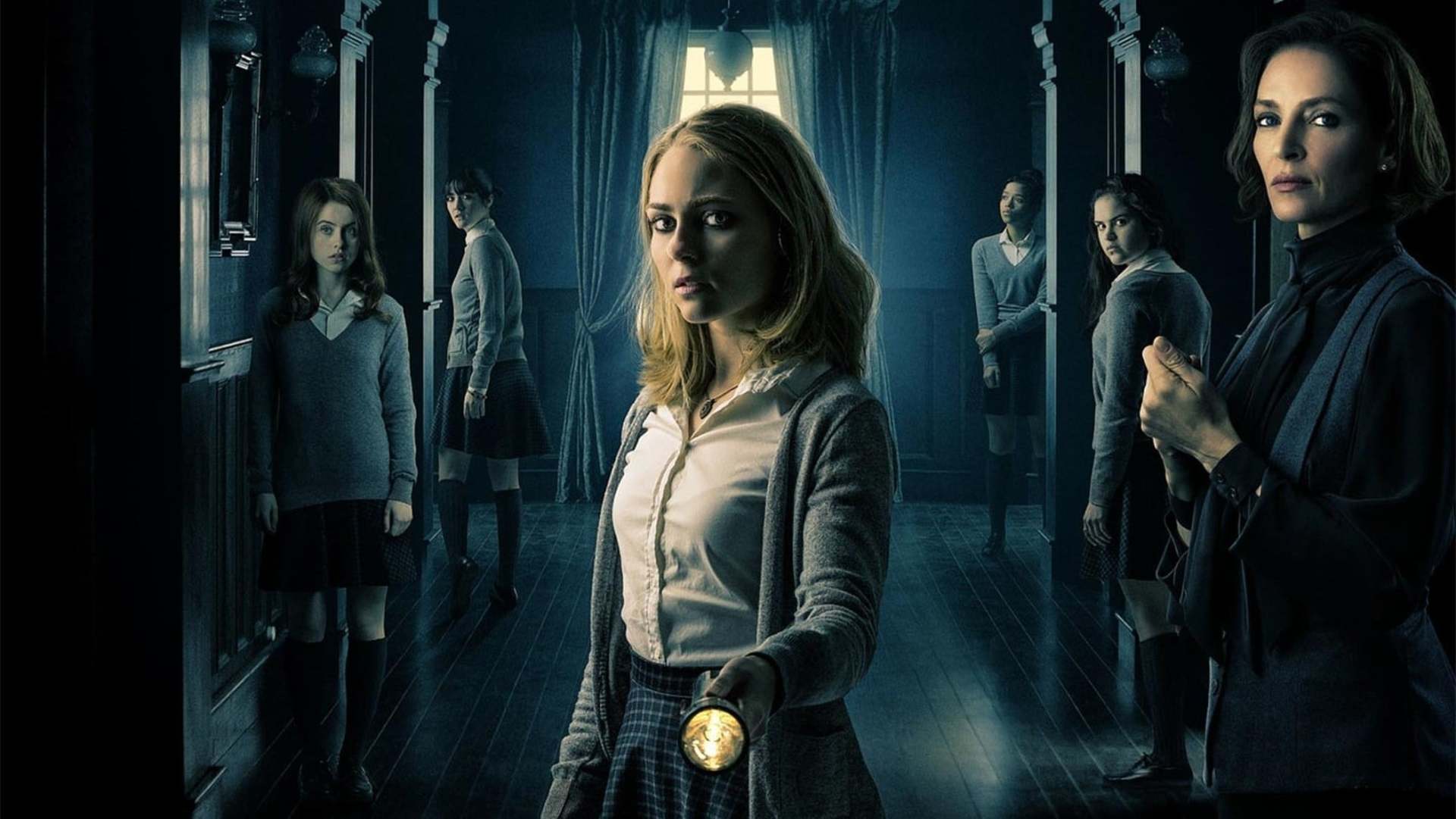 ბნელი კორიდორის გასწვრივ / Down a Dark Hall