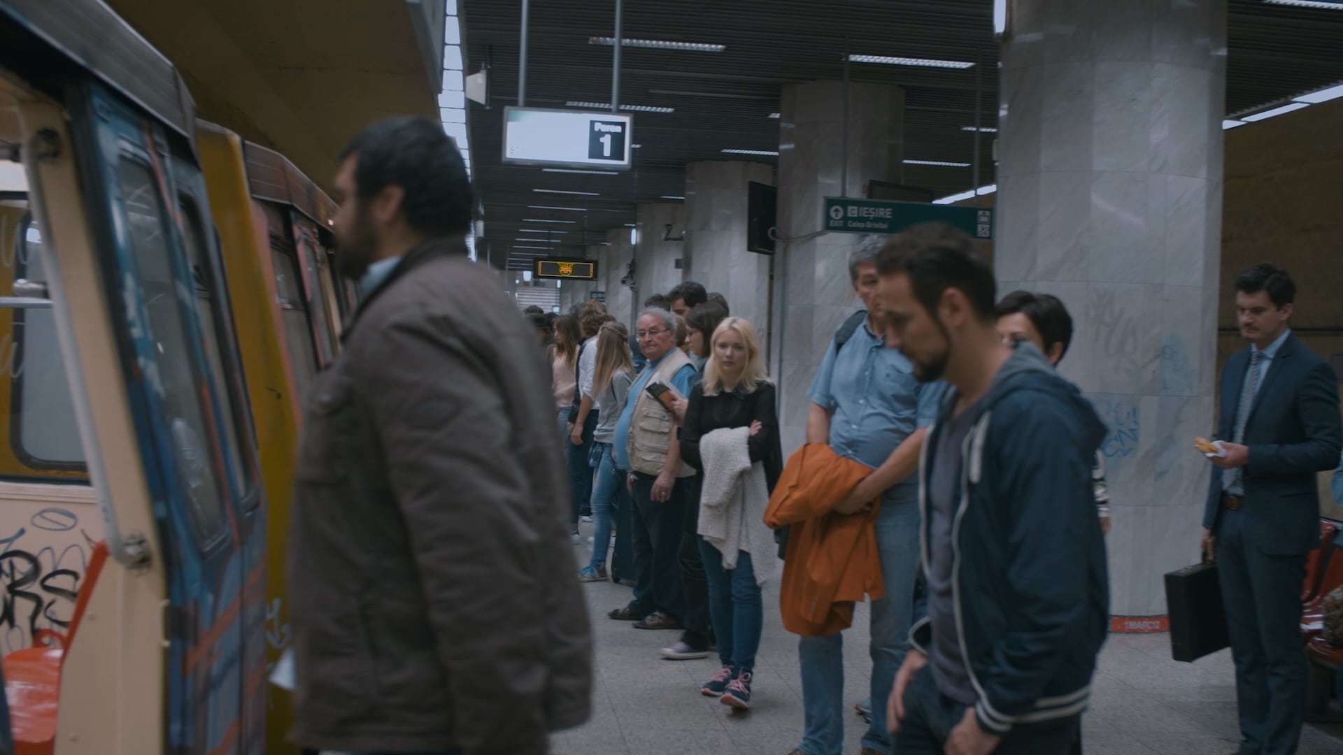 ჩემს გვერდით / Coborâm la prima