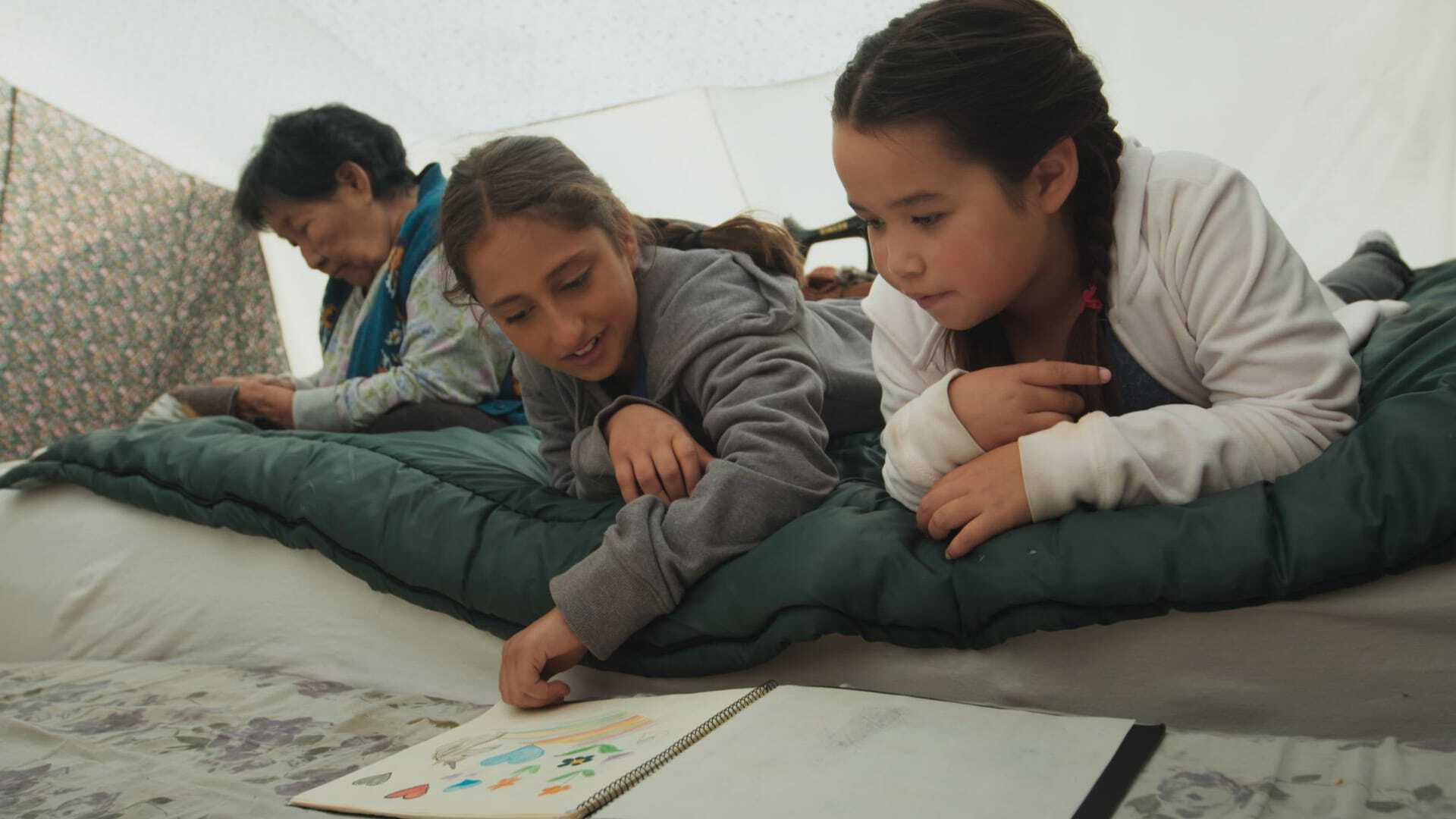 თია და პიუჯუქი / Tia and Piujuq